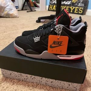 Air jordan bred 4s size 10